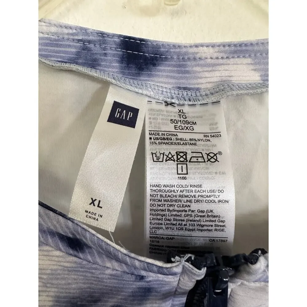 Gap crop top features a blue and white tie-dye pattern front zipper size XL